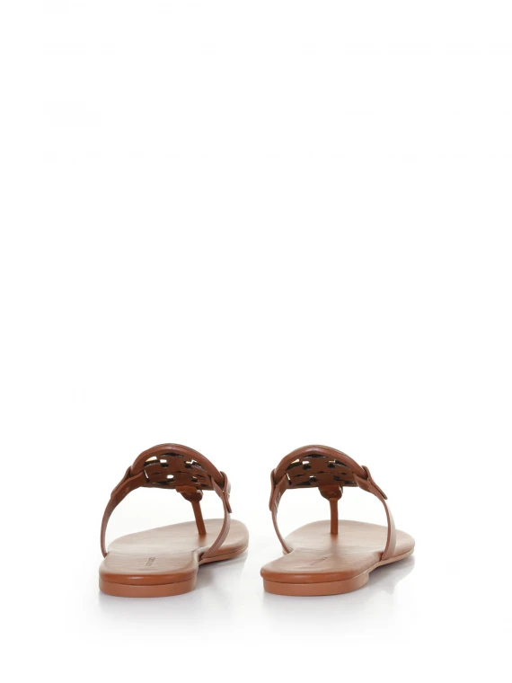 Flip flop sandals with logo