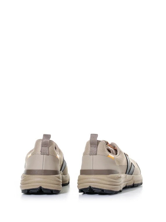 Sneaker in pelle con logo