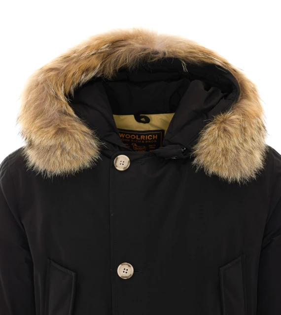 Parka nero con cappuccio in pelliccia Woolrich