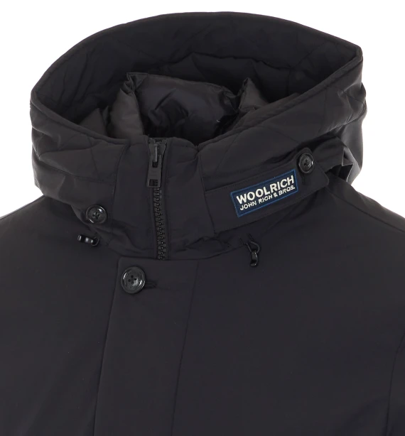 Parka nero imbottito con cappuccio Woolrich