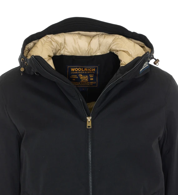 Giacca imbottita nera con cappuccio Woolrich