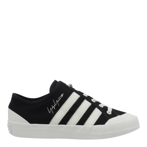 Sneakers nere