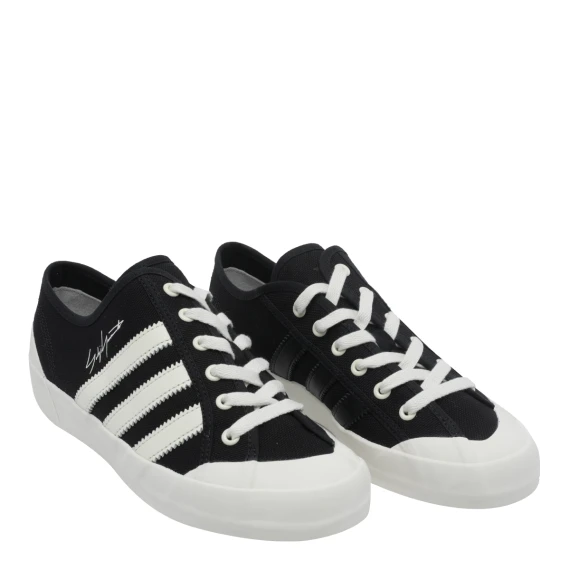 Sneakers nere