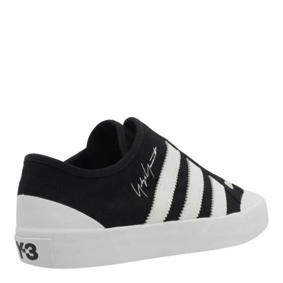 Sneakers nere