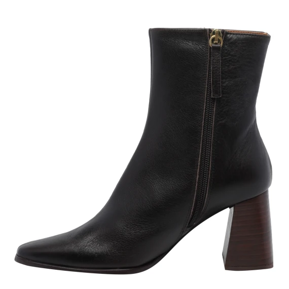 Black leather heeled ankle boots ANGEL ALARCON