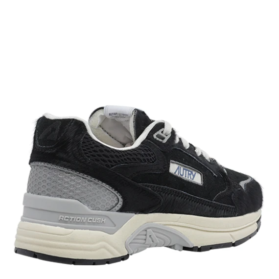 Sneakers nere