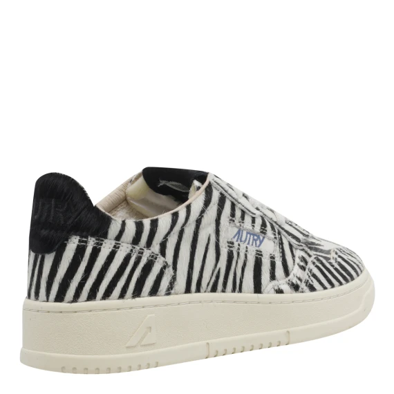 Sneakers nere