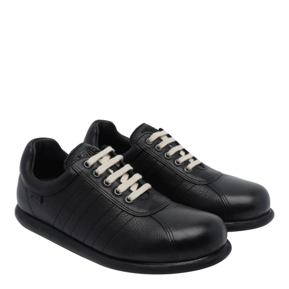 Sneakers nere