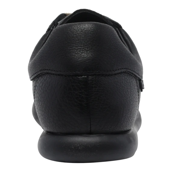 Sneakers nere