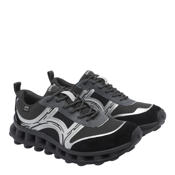 Sneakers nere