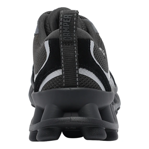 Sneakers nere