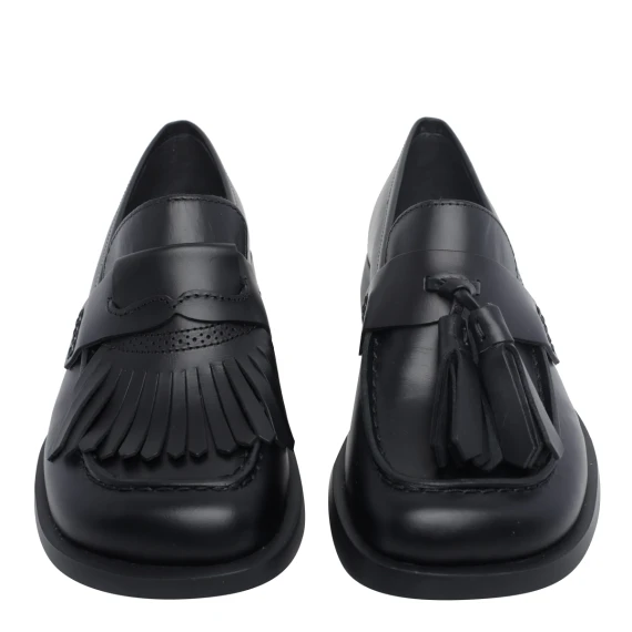 Black leather loafers with tassels camper