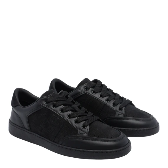 Sneakers nere