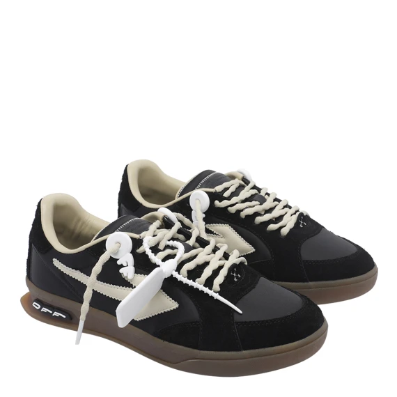 Sneakers nere