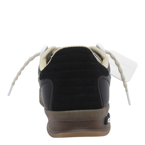 Sneakers nere