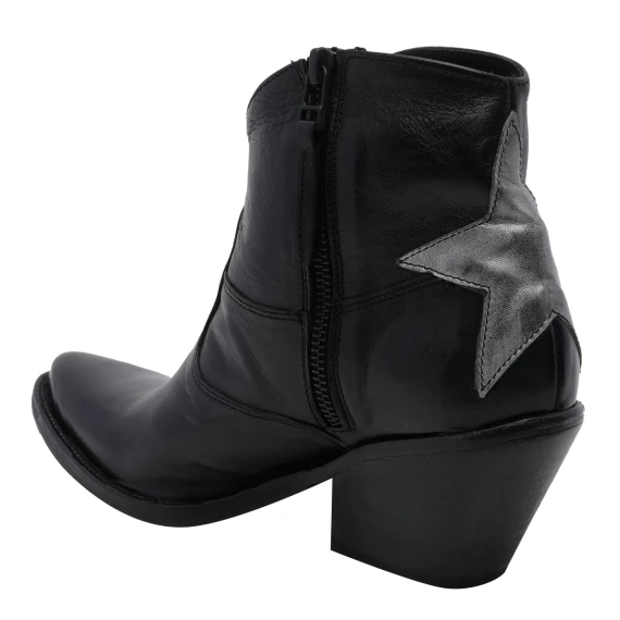 Boots Black