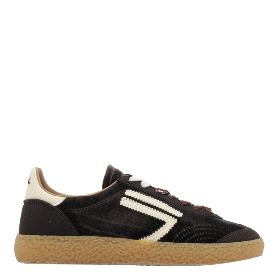 Xs Sneakers