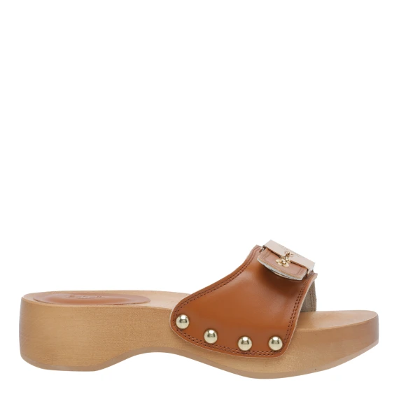 Sandali Brown