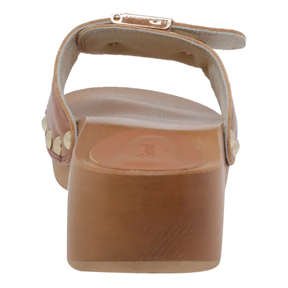 Sandali Brown