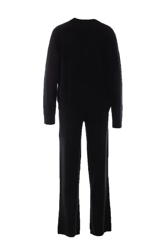 Completo nero con maglione girocollo e pantaloni a gamba dritta SOFT GOAT