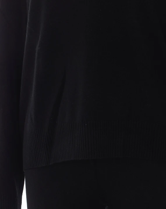Completo nero con maglione girocollo e pantaloni a gamba dritta SOFT GOAT