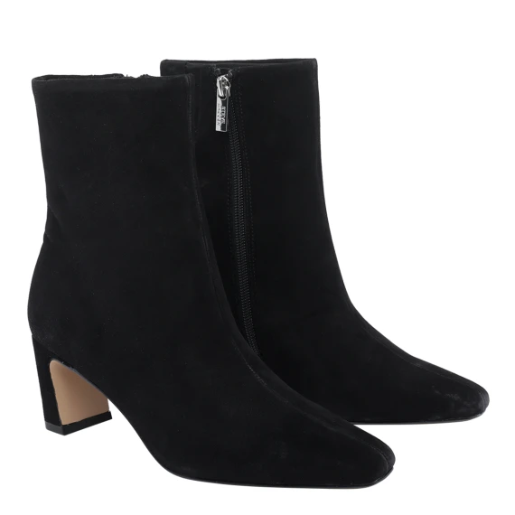 Black Boots