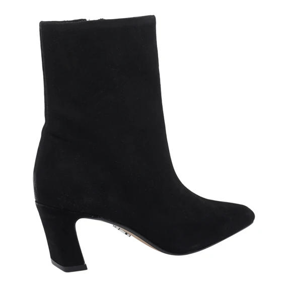 Black Boots