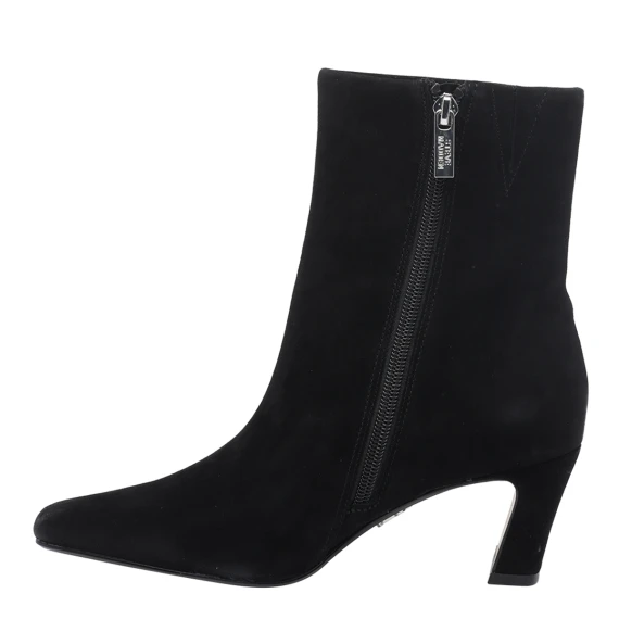 Black Boots