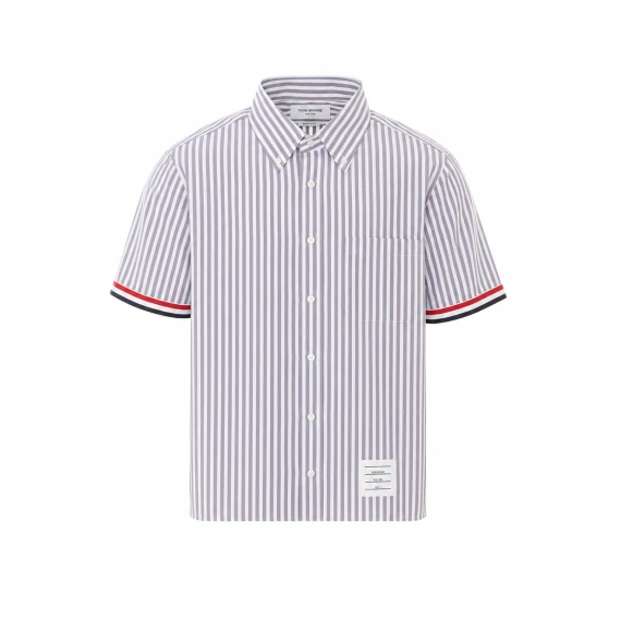 Camicia grigia a righe