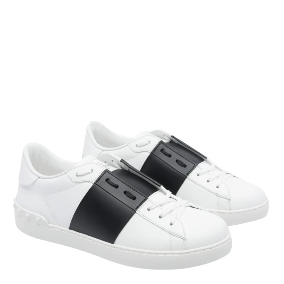 Open Sneakers