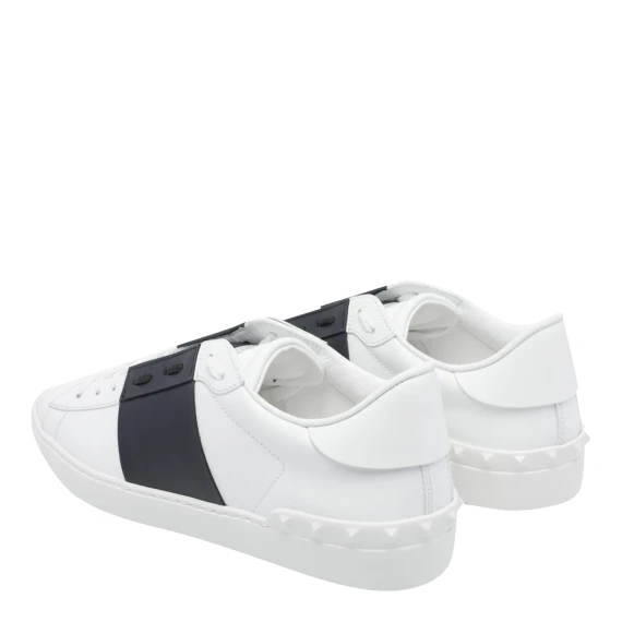 Open Sneakers