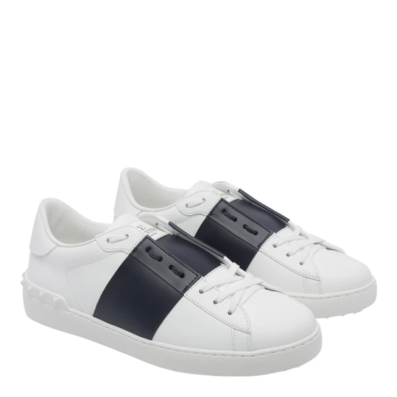 Open Sneakers