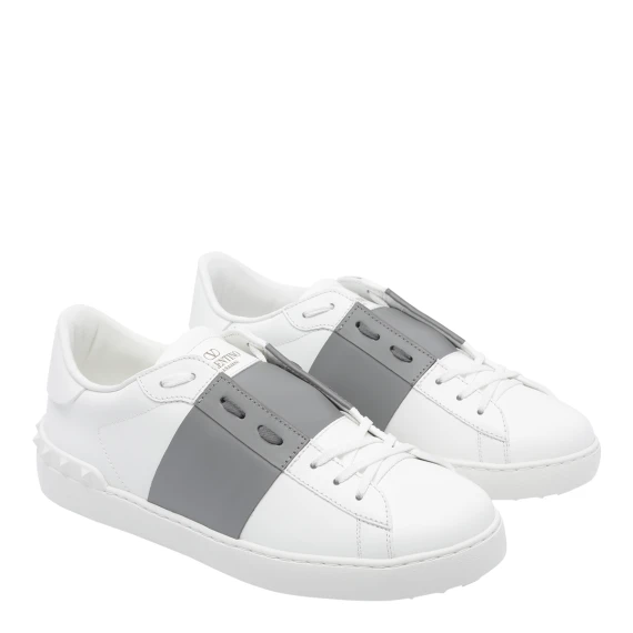 Open Sneakers