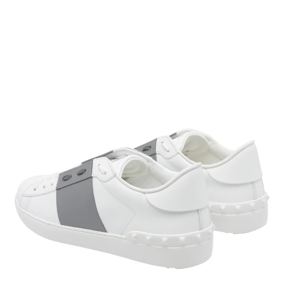 Open Sneakers