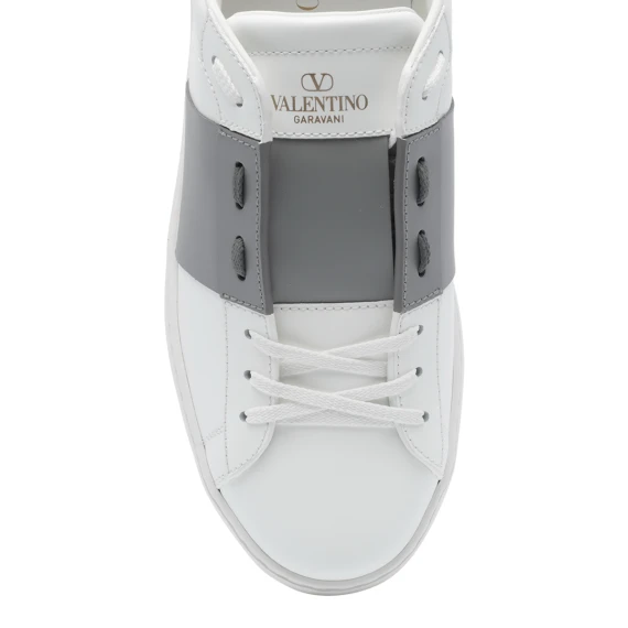 Open Sneakers