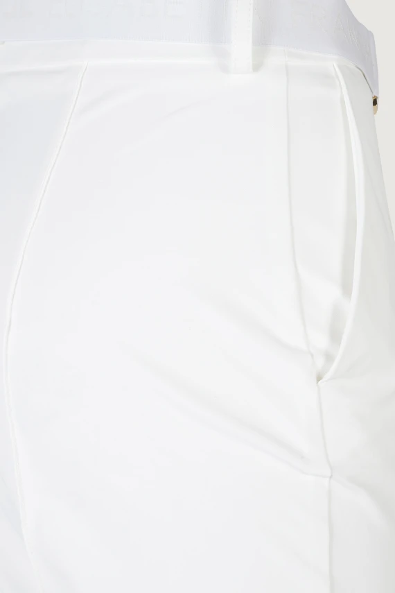 PANTALONE CON CINTURA