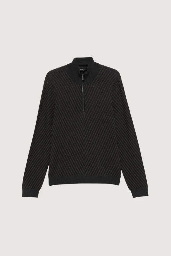 Maglione in lana vergine con collo alto e zip frontale