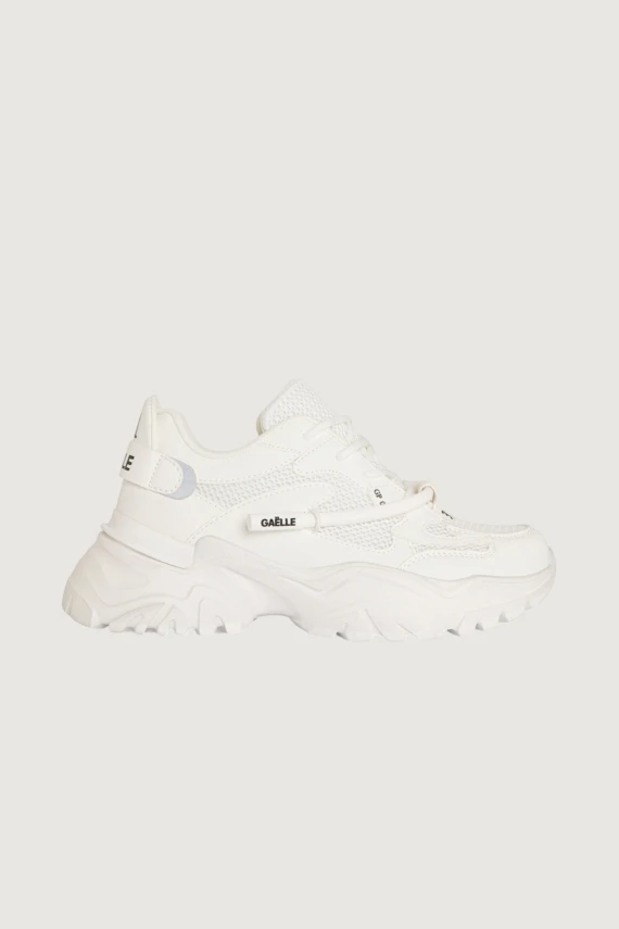 SNEAKERS RUNNING IN MESH