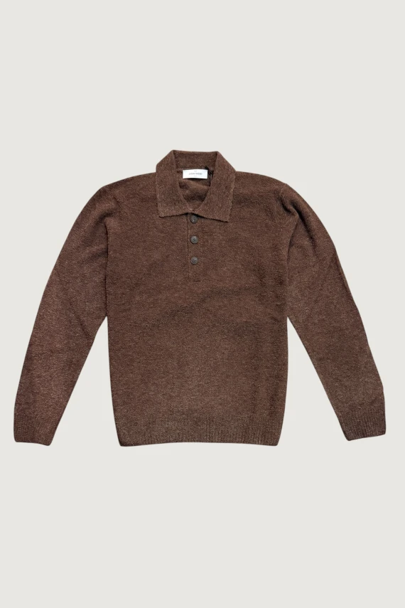 Maglione marrone scuro con collo a camicia