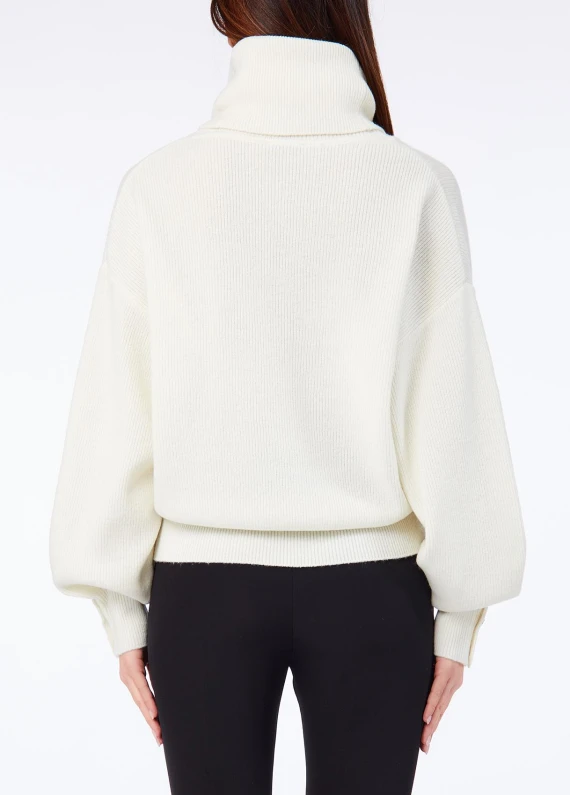 Maglione bianco in lana a collo alto