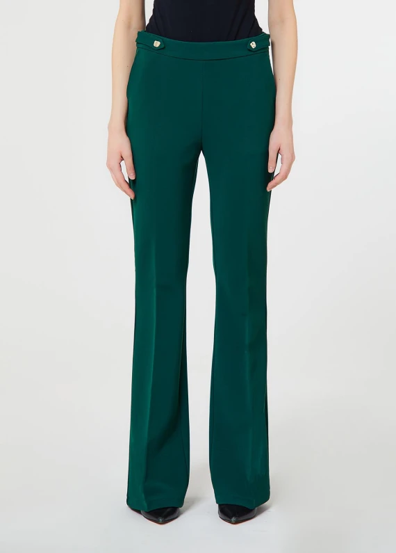 Pantaloni svasati