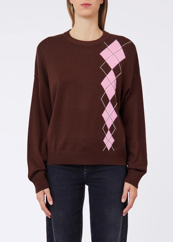 Maglia marrone con intarsio argyle rosa