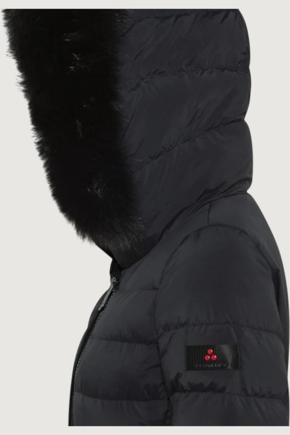 Seriola ML 06 FUR piumino nero con cappuccio Peuterey