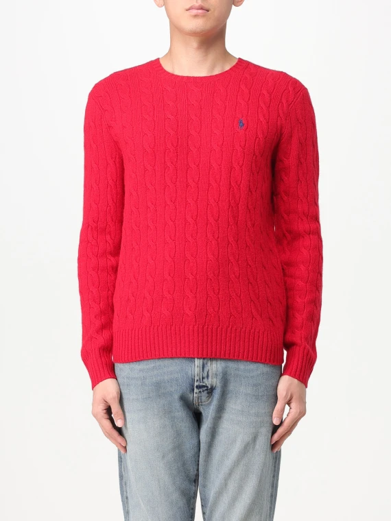 Maglione rosso a trecce