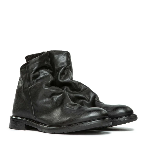 biker ROGER in pelle nera