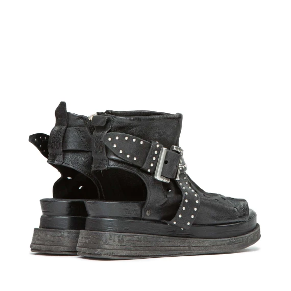 zeppe LAGOS con borchie in pelle nera