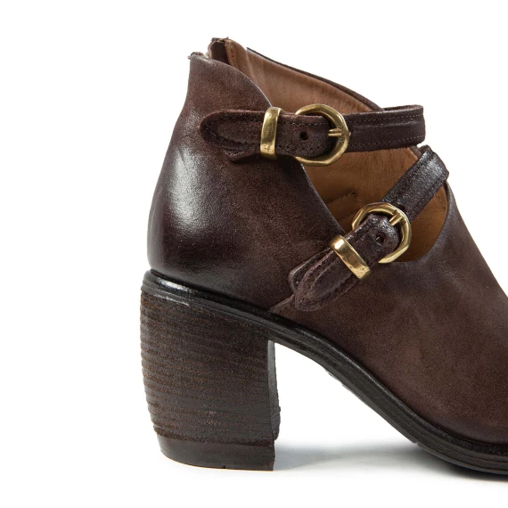 accollato RITHM con fibbie