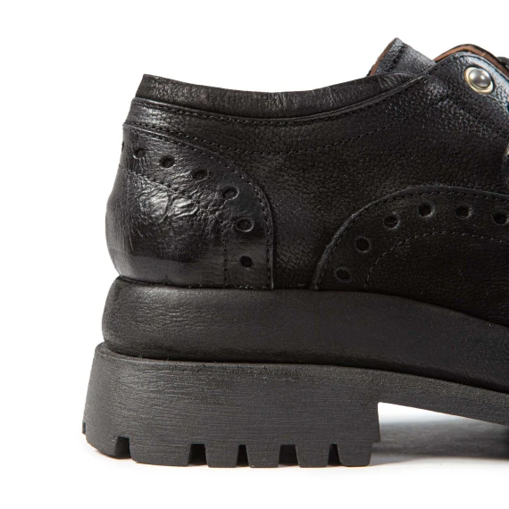 stringata DIBLA in pelle nera