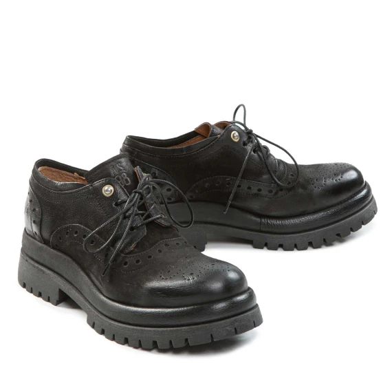 stringata DIBLA in pelle nera