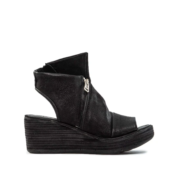 zeppe asimmetriche NOA in pelle nera